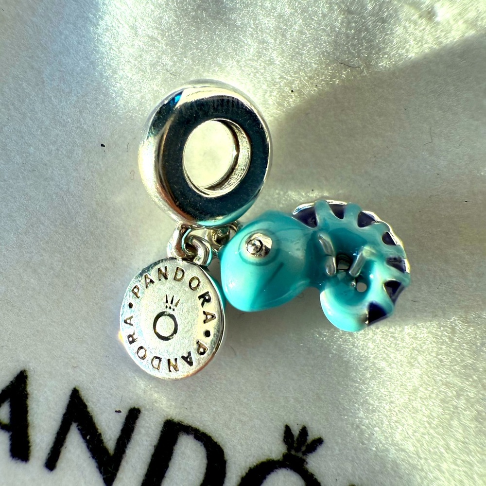 Pandora chameleon changing charm